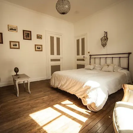 La Pause Angevine 3* أنجير